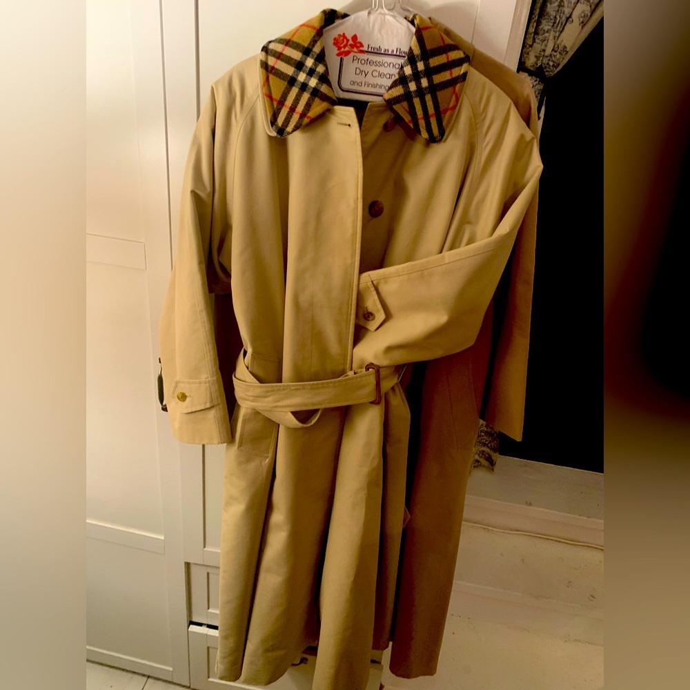 NWOT - BURBERRY KINGSTON TRENCH COAT 🧥 with removable liner Woman’s Size L🔥🔥